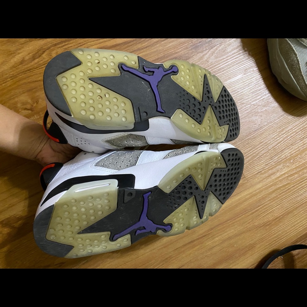 Jordan 6 - Picture 4 of 4